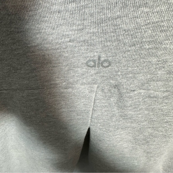 Women’s ALO Yoga Haze Funnel Neck Grey Sweatshirt, TAG REMOVED, best for Medium - Picture 7 of 7